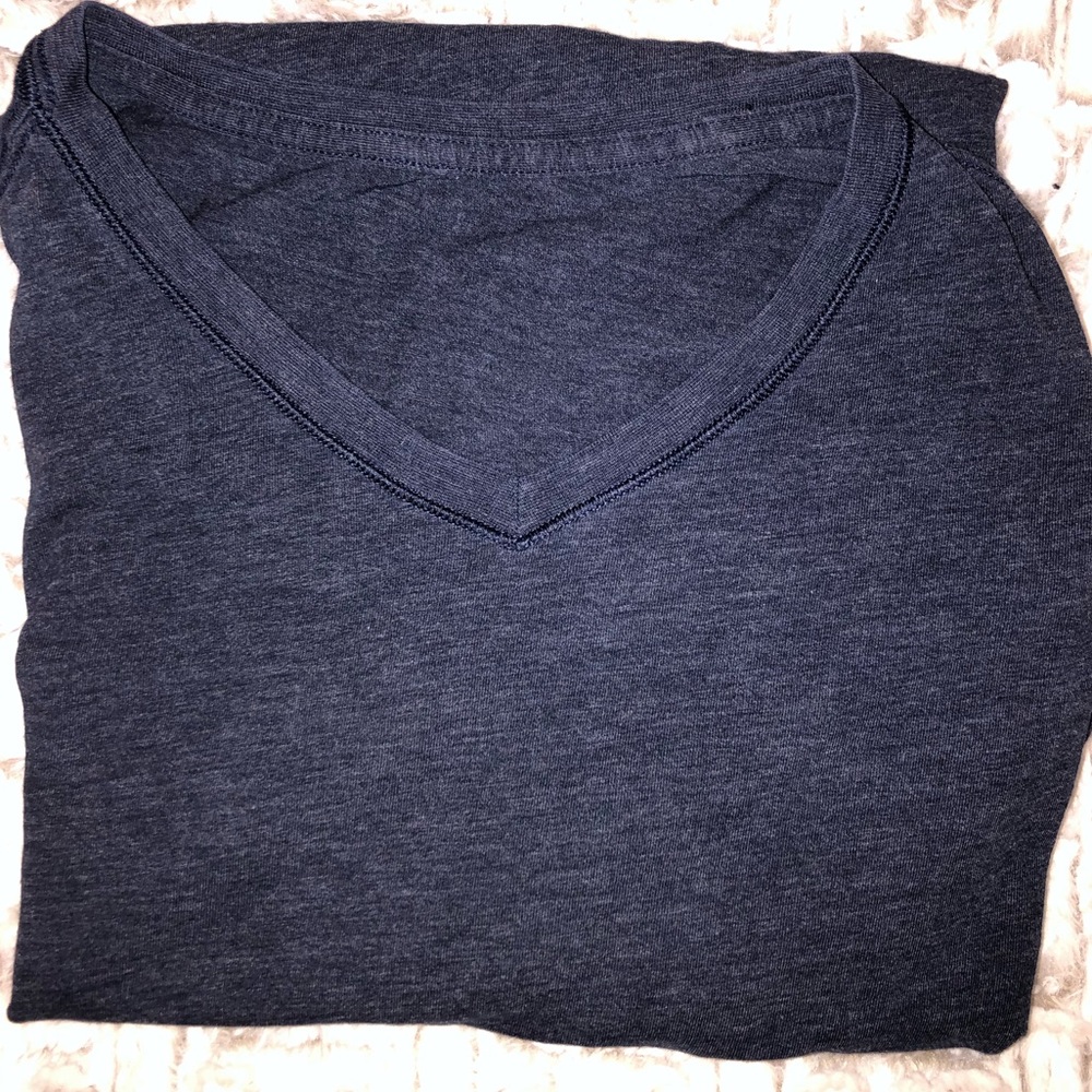 Men’s a Lululemon blue 5 year basic tee. Size L.